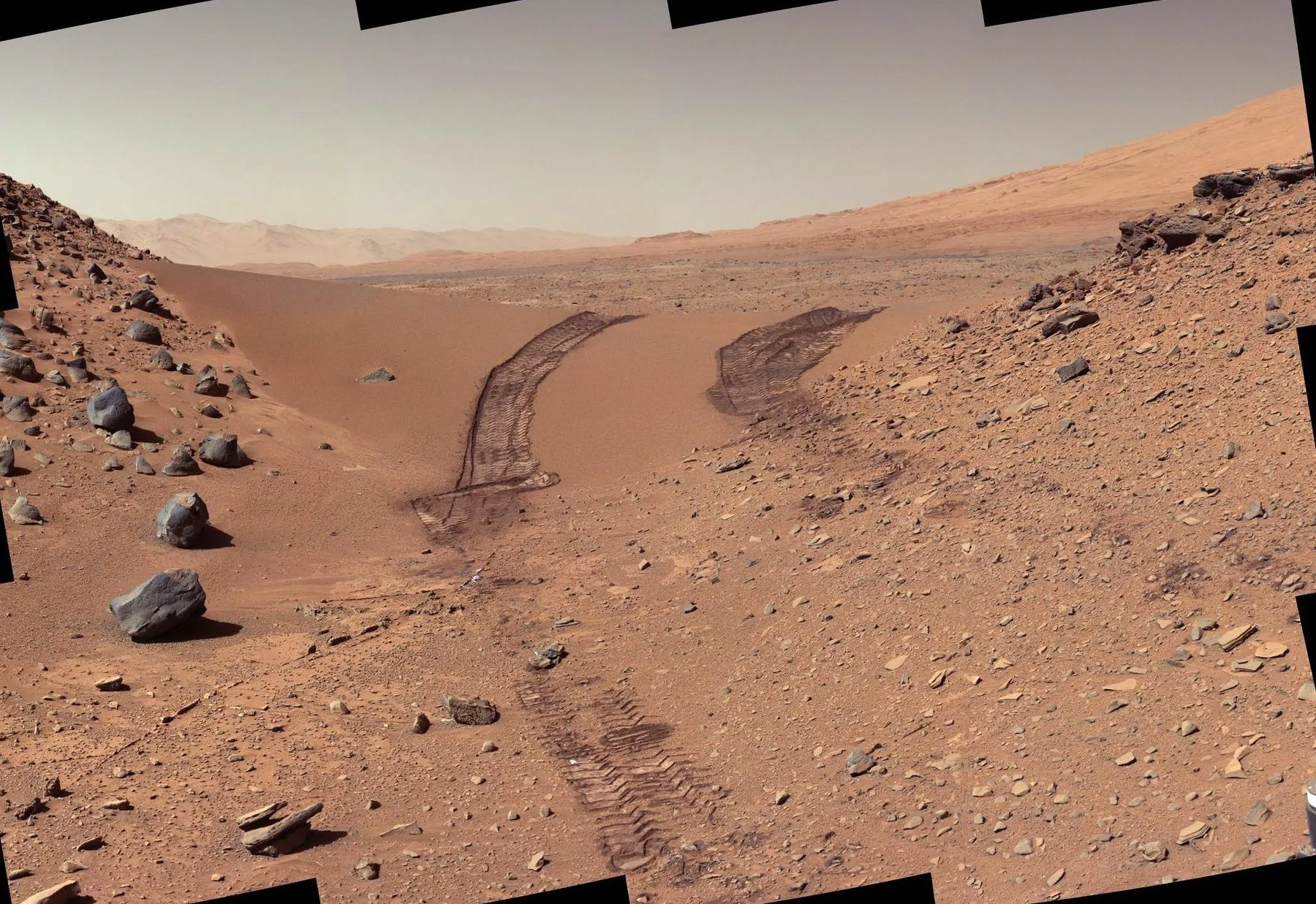 Marsoverflaten fotografert fra en rover