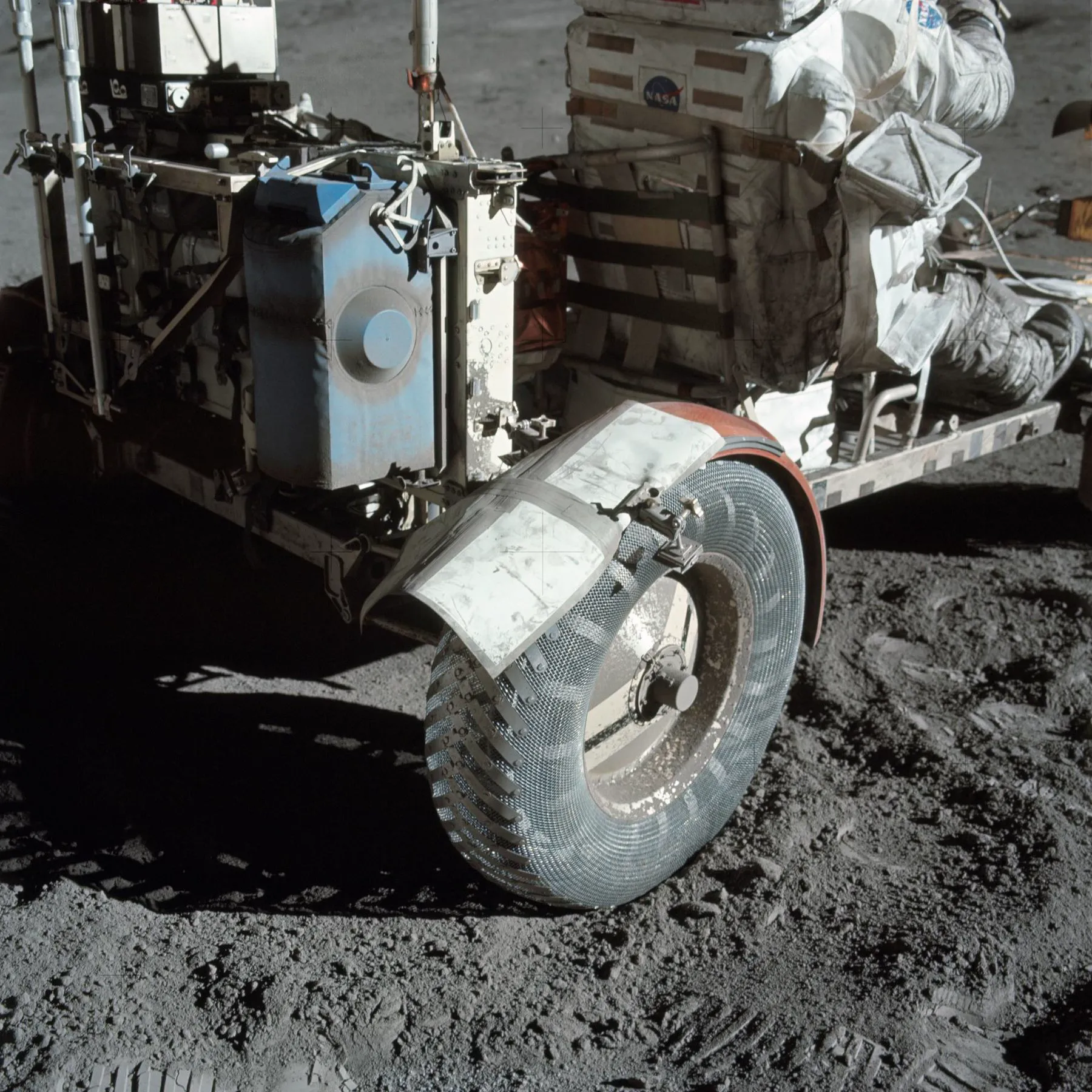 Månebilen parkert ved landingsstedet til Apollo 17