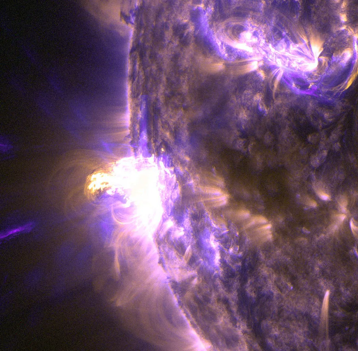 Et solutbrudd av klasse X sett i flere ultrafiolette bølgelengder