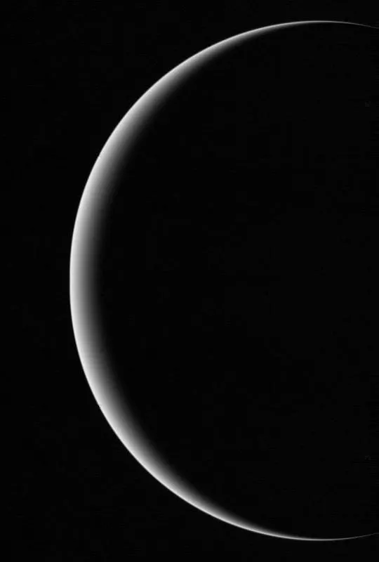 Voyager 2s siste blikk på en iskjempe som sigd